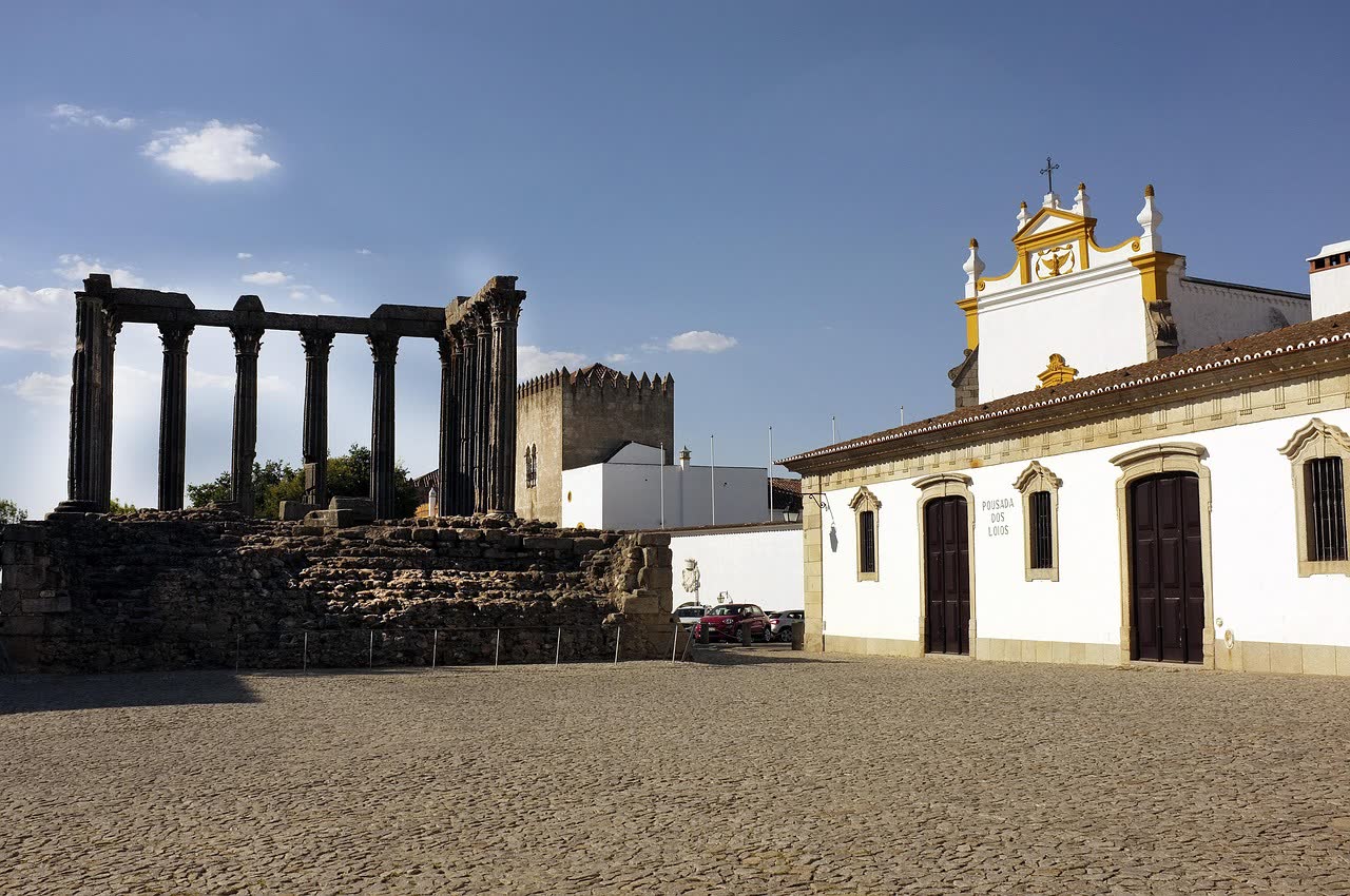 Where to Stay in Evora